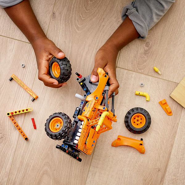 Фото - Конструктор LEGO Technic Monster Jam™ El Toro Loco™ (42135)