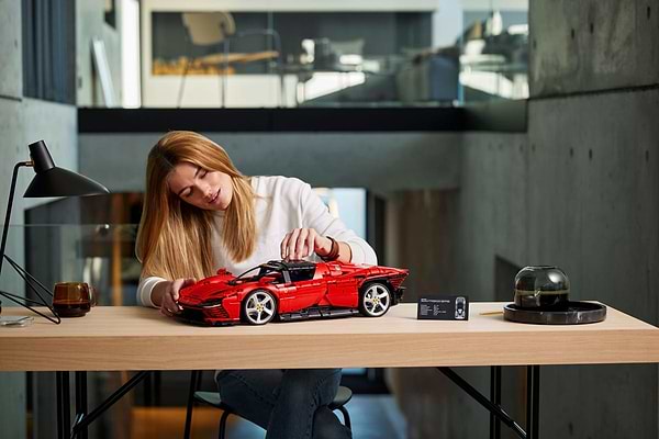 Фото - Конструктор LEGO Technic Ferrari Daytona SP3 (42143