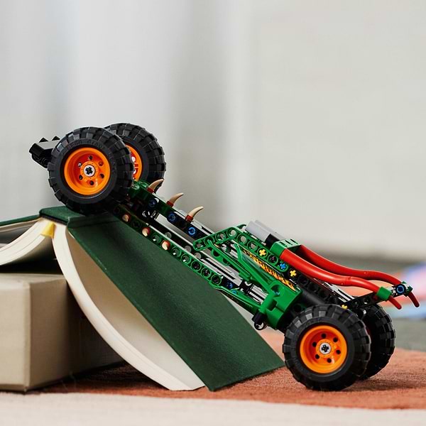 Фото - Конструктор LEGO Technic Monster Jam™ Dragon™ (42149)