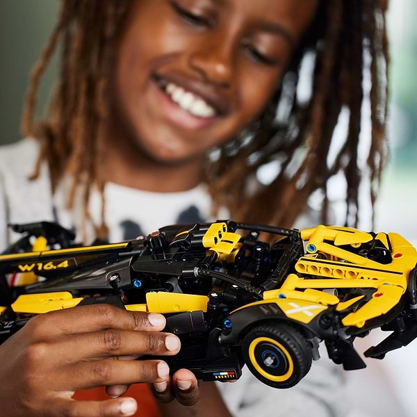Фото - Конструктор LEGO Technic Bugatti Bolide (42151)