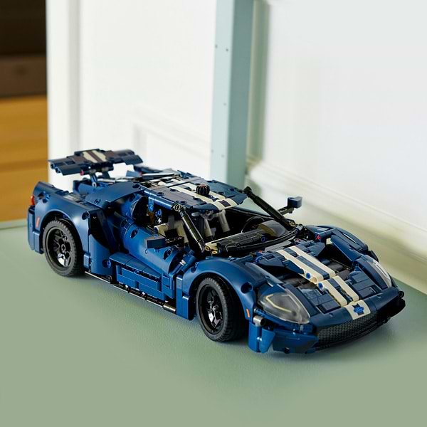 Фото - Конструктор LEGO Technic Ford GT 2022 (42154)