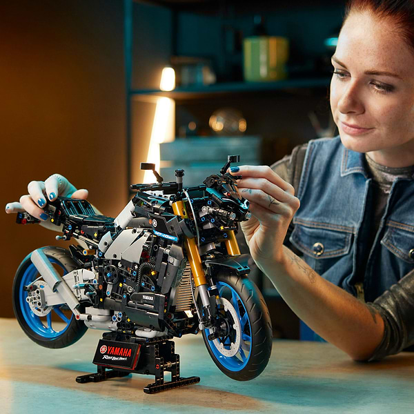 Фото - Конструктор LEGO Technic Yamaha MT-10 SP (42159)