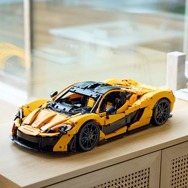 Фото - Конструктор LEGO Technic McLaren P1™ (42172)