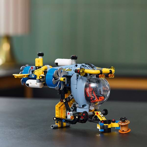 Фото - Конструктор LEGO Technic Глубоководная исследовательская подлодка (42201)