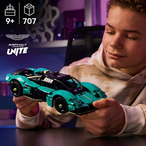 Фото - Конструктор LEGO Technic Aston Martin Valkyrie (42208)
