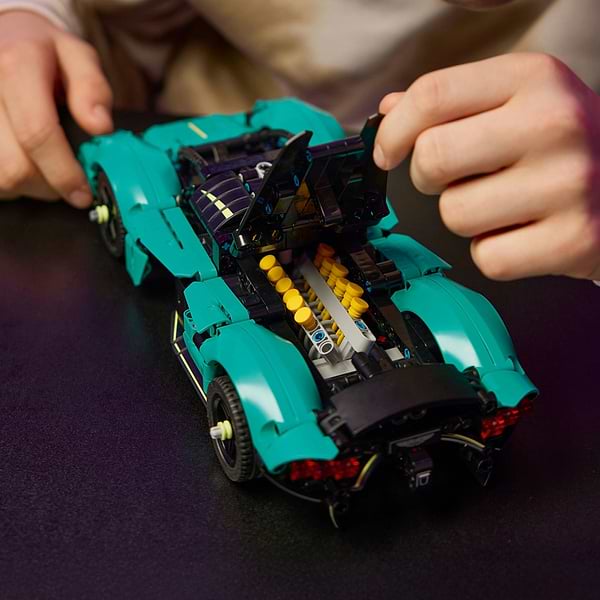 Фото - Конструктор LEGO Technic Aston Martin Valkyrie (42208)