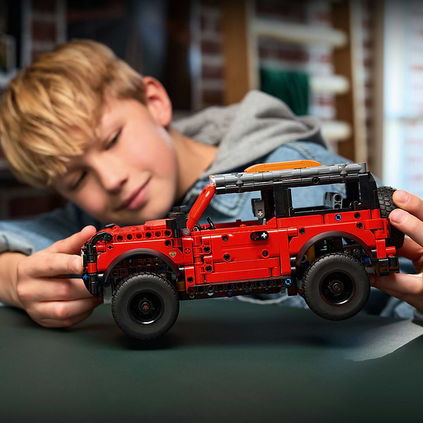 Фото - Конструктор LEGO  Technic Внедорожник Ford Bronco® (42213)