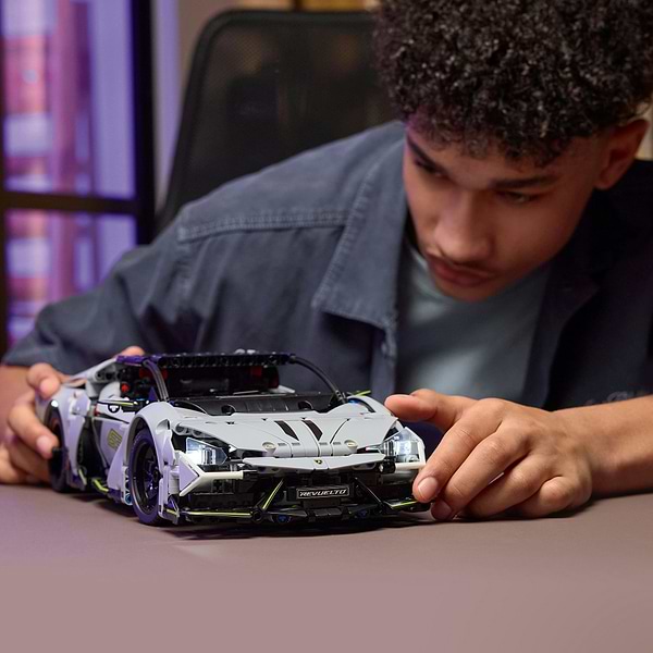 Фото - Конструктор LEGO  Technic Суперкар Lamborghini Revuelto (42214)