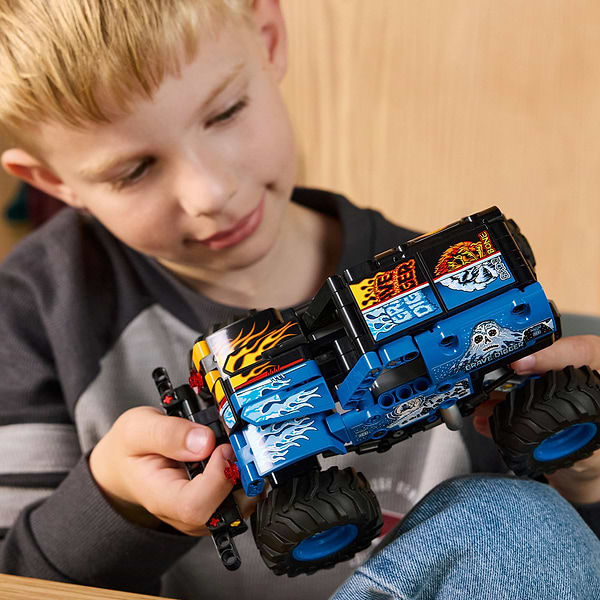 Фото - Конструктор LEGO Technic Monster Jam™ Grave Digger™ Вогонь і лід (42219)