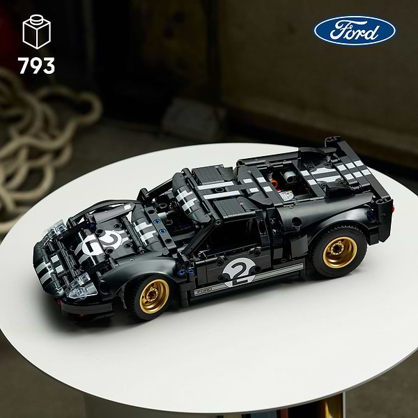 Фото - Конструктор LEGO  Technic Автомобіль для перегонів Ford GT40 MKII 1966 року (42223)