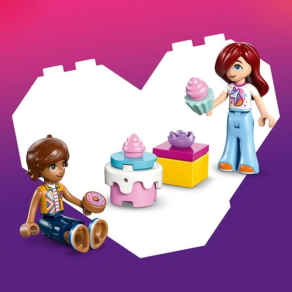 Фото - Конструктор LEGO Friends Автомобиль для доставки тортов с единорогами (42675)