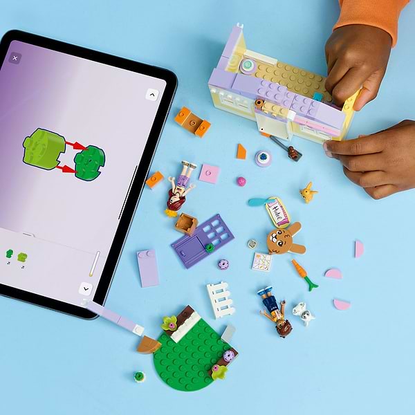 Фото - Конструктор LEGO  Friends Готель Bunny у Хартлейк-Сіті (42679)