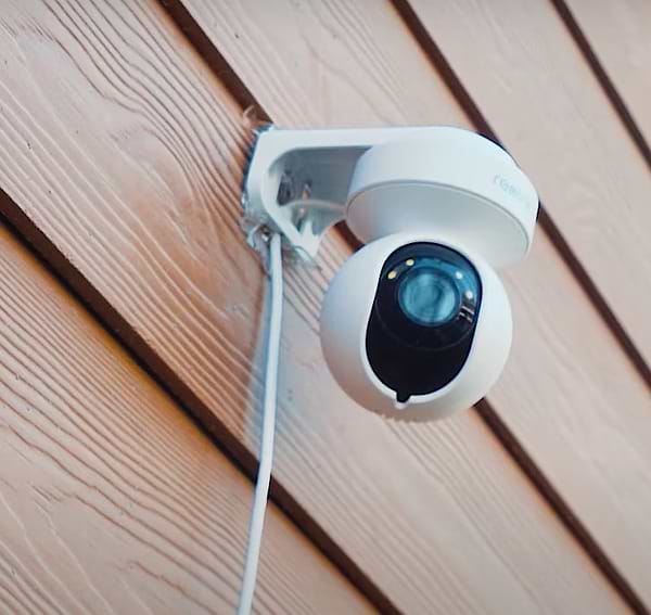 Фото - IP-камера Reolink E1 Outdoor