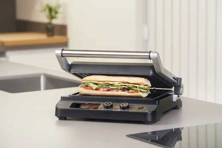 Фото - Гриль-барбекю електричний Black&Decker BXGR2000E
