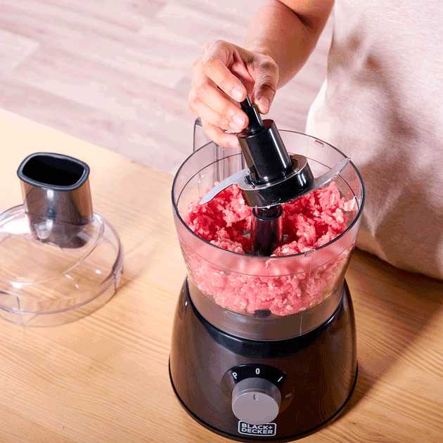 Фото - Кухонный комбайн Black&Decker BXFPA600E