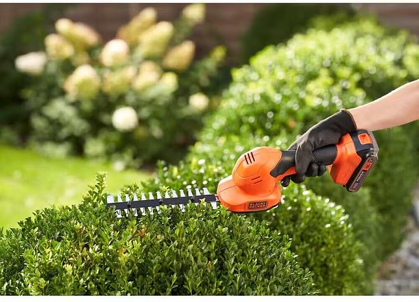 Фото - Ножницы садовые Black&Decker BCSS18D1