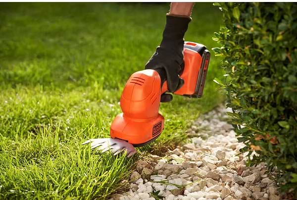 Фото - Ножницы садовые Black&Decker BCSS18D1