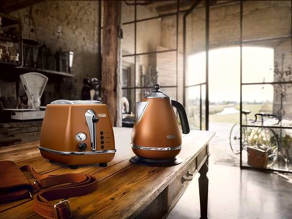 Фото - Чайник электрический Delonghi KBOV2001.BW