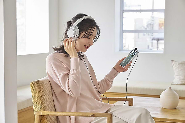 Фото - Смартфон Sony Xperia 10 VII 8/128GB White