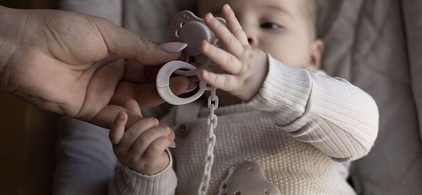 Фото - Тримач пустушок Lovi Harmony (10/891)