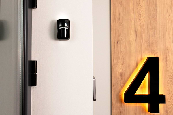 Фото - Бездротовий датчик руху U-PROX PIR Combi Black