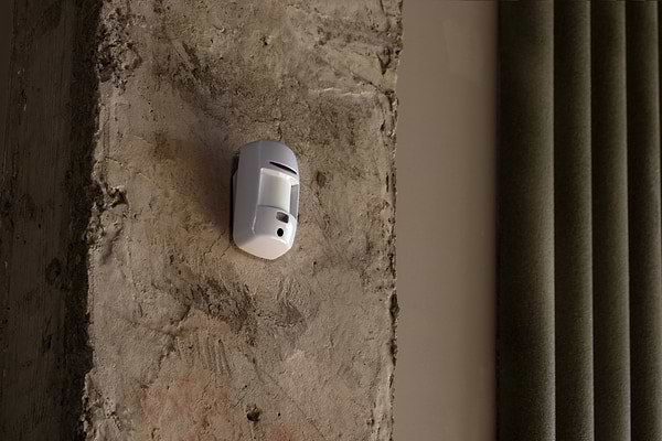 Фото - Беспроводной датчик движения U-PROX PIR Cam White