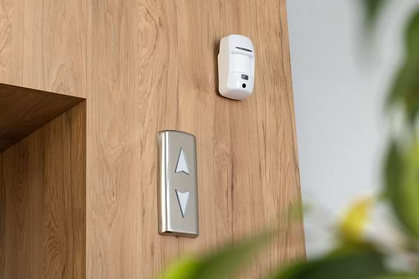 Фото - Беспроводной датчик движения U-PROX PIR Cam White