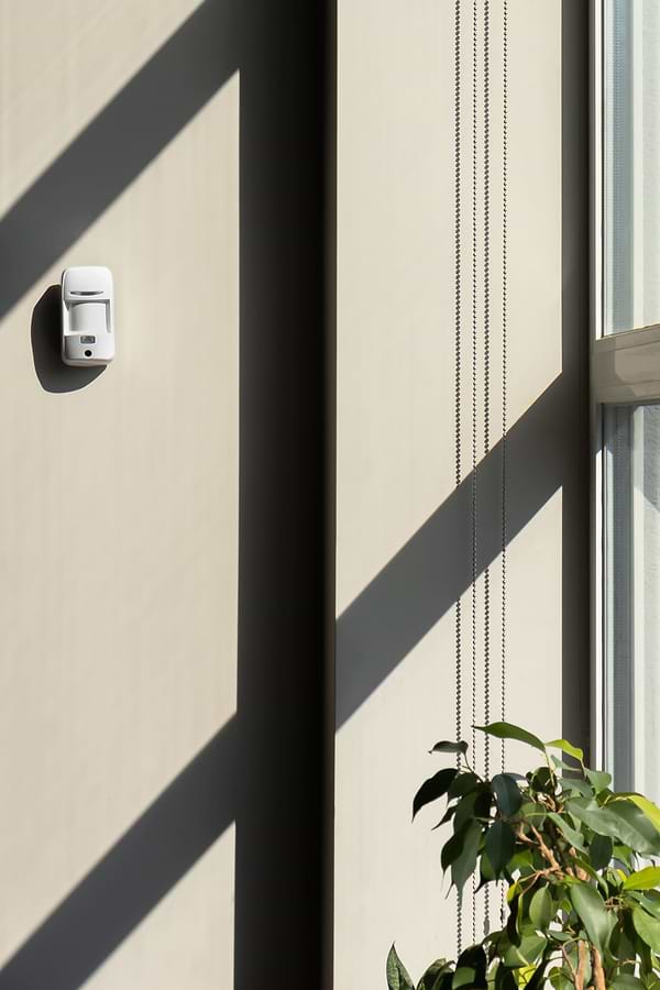 Фото - Беспроводной датчик движения U-PROX PIR Cam White