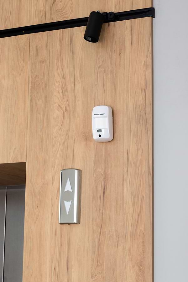 Фото - Беспроводной датчик движения U-PROX PIR Cam White