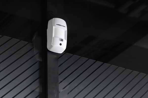 Фото - Беспроводной датчик движения U-PROX PIR Cam White