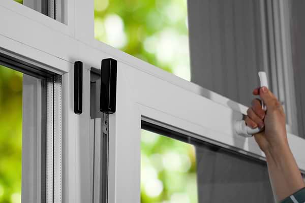 Фото - Бездротовий датчик відкриття дверей/вікон U-PROX WDC Plus Black