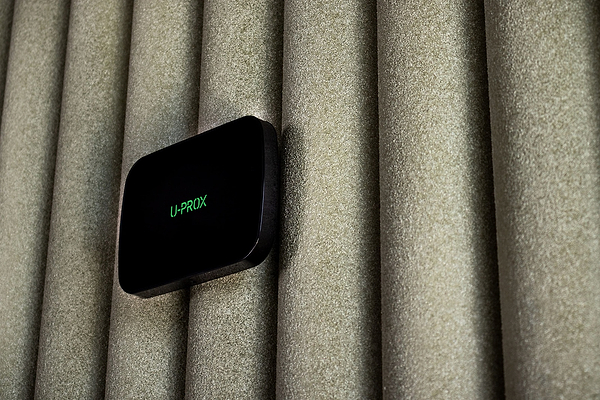 Фото - Беспроводная станция управления приборами U-PROX MPX LE Black