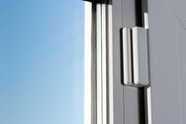 Фото - Бездротовий датчик відкриття дверей/вікон U-PROX WDC Uni White