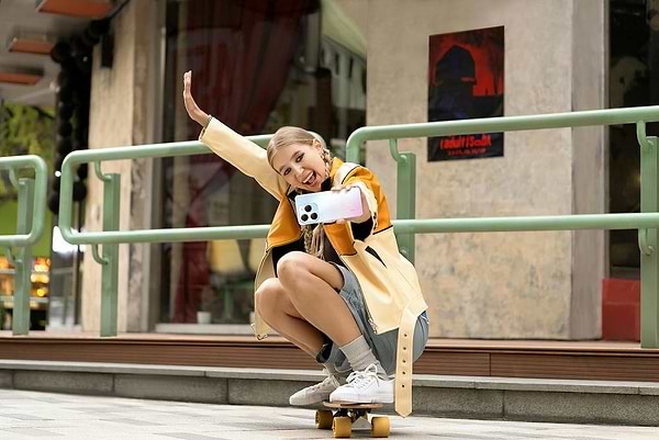 Фото - Смартфон Tecno Spark 20 Pro 8/256Gb Frosty Ivory (KJ6)