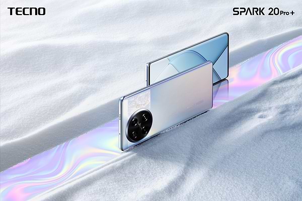 Фото - Смартфон Tecno Spark 20 PRO+ 8/256Gb Lunar Frost (KJ7)
