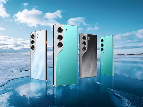 Фото - Смартфон Tecno Camon 40 8/128Gb Emerald Lake Green (CM5)
