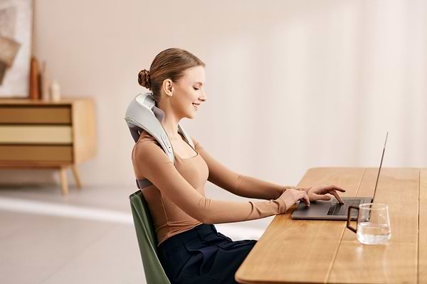 Фото - Масажер для тіла SKG Шиацу H5 Mini Neck＆Shoulder Massager (42124)