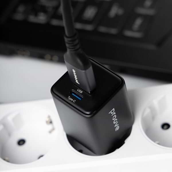 Фото - Сетевое зарядное устройство Proove Pocket GaN 25W Type-C + USB black (WCPG25111201)