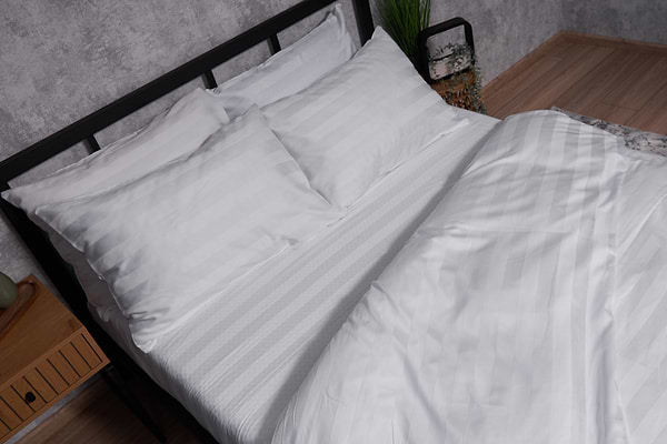 Фото - Комплект постільної білизни Moon&Star Satin Premium Royal White 143х210 нав. 2х50х70 (MS-820002944)