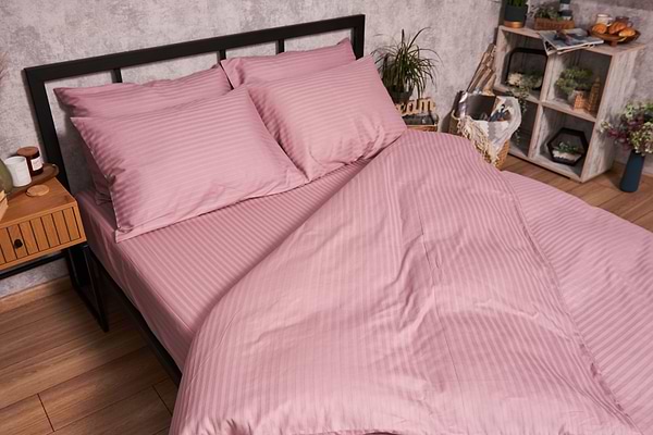 Фото - Комплект постільної білизни Moon&Star Satin Stripe Stripe Candy 160х220 нав. 2х50х70 (MS-820003556)