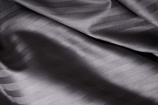 Фото - Комплект постільної білизни Moon&Star Satin Stripe Stripe Black 160х220х2 нав. 2х50х70 (MS-820003706)