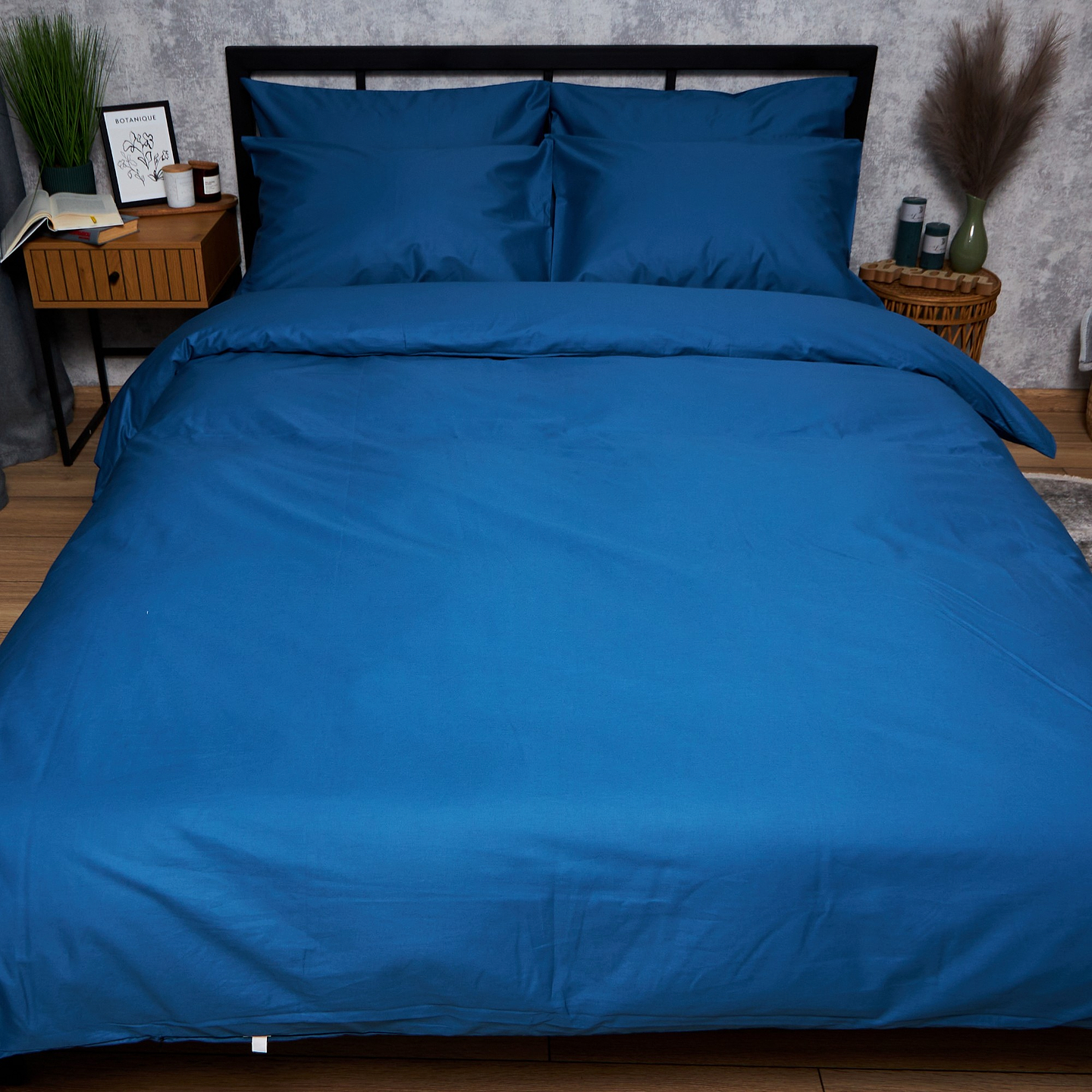 Комплект постельного белья Moon&Star Satin Premium Deep Blue 143х210 нав. 4х70х70 (MS-820008524)