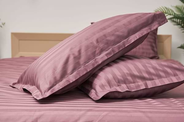 Фото - Комплект постельного белья Moon&Star 200х220 см нав. 4х70х70 Garnet Satin Stripe (MS-820000539)