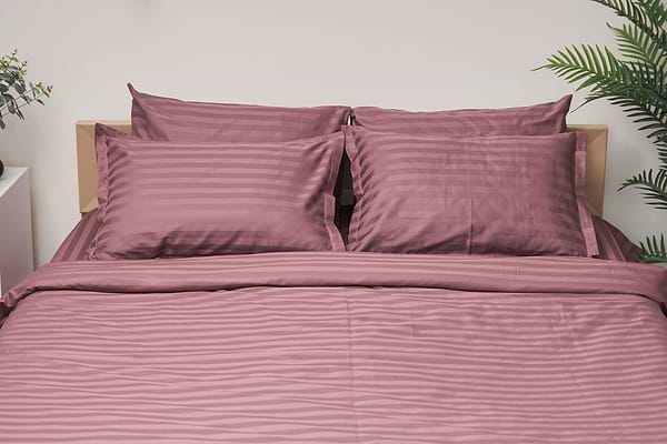 Фото - Комплект постельного белья Moon&Star 200х220 см нав. 4х70х70 Garnet Satin Stripe (MS-820000539)