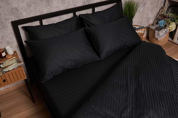 Фото - Комплект постельного белья Moon&Star Satin Stripe Midnight Luxe 143х210 нав. 2х50х70 (MS-820005266)