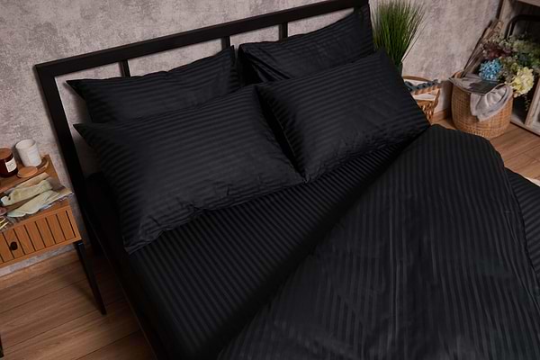 Фото - Комплект постельного белья Moon&Star Satin Stripe Midnight Luxe 143х210х2 нав. 4х70х70 (MS-820005279)