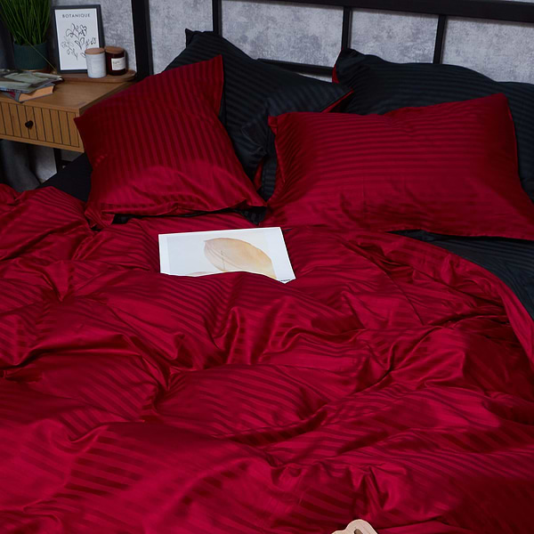 Фото - Комплект постільної білизни Moon&Star Satin Stripe Dark Romance 160х220х2 см нав. 2х50х70 (MS-820008571)