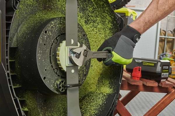 Фото - Газонокосарка акумуляторна Ryobi Max Power RY36LMX46A-150 36В (5133004914)