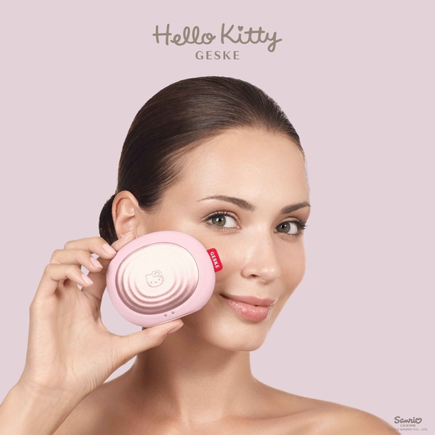 Фото - Щітка для чищення обличчя GESKE Sonic Thermo Facial Brush 5 в 1 by Hello Kitty (HK000008PI01)