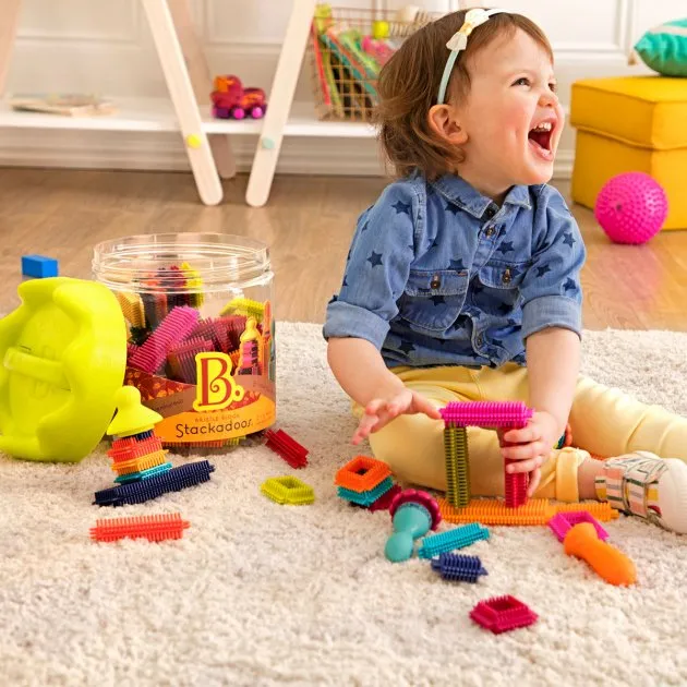 Фото - Пластиковий конструктор для малюків Battat Мегаполіс 68 ел. в банку (BX1175Z)